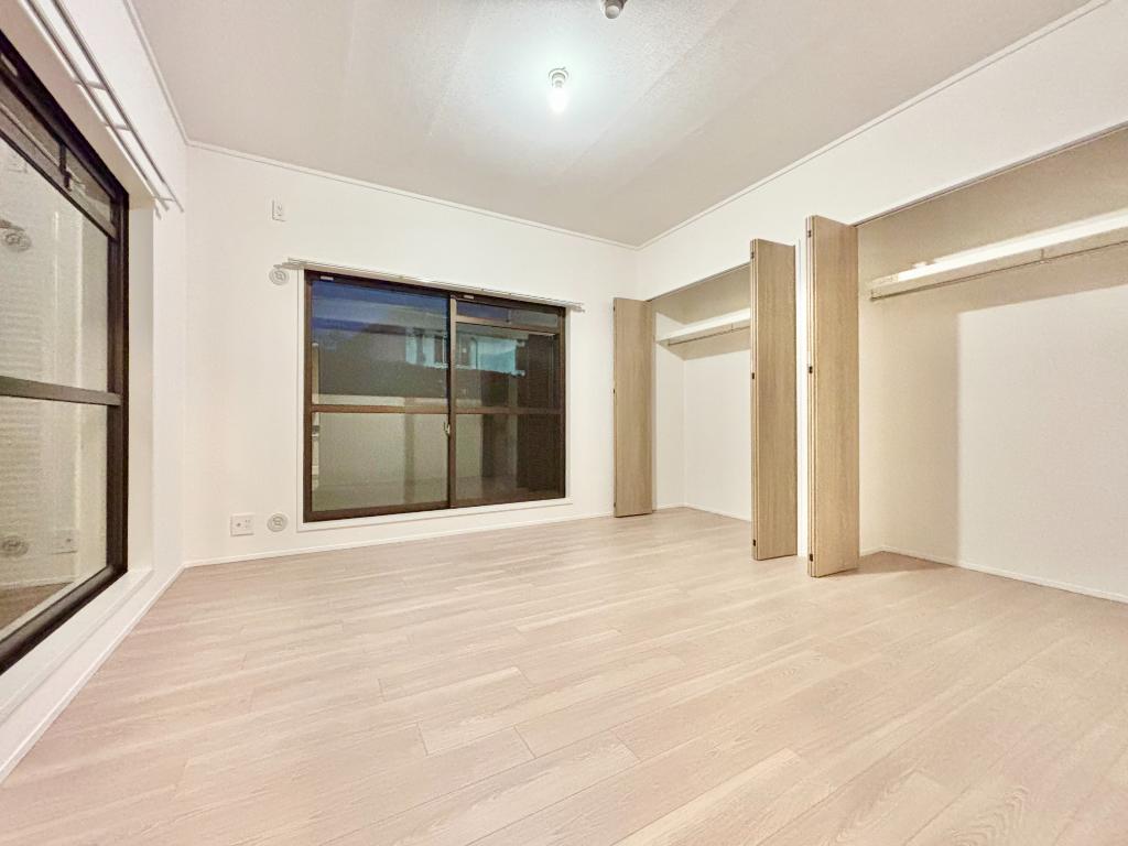 Charming 3-Bedroom Condo in Sangenyahigashi 4