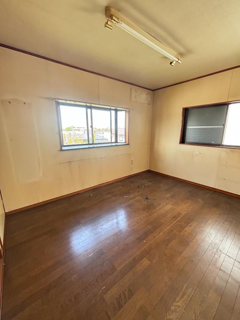 Vintage 4-Bedroom House Near Station in Bushi 2
