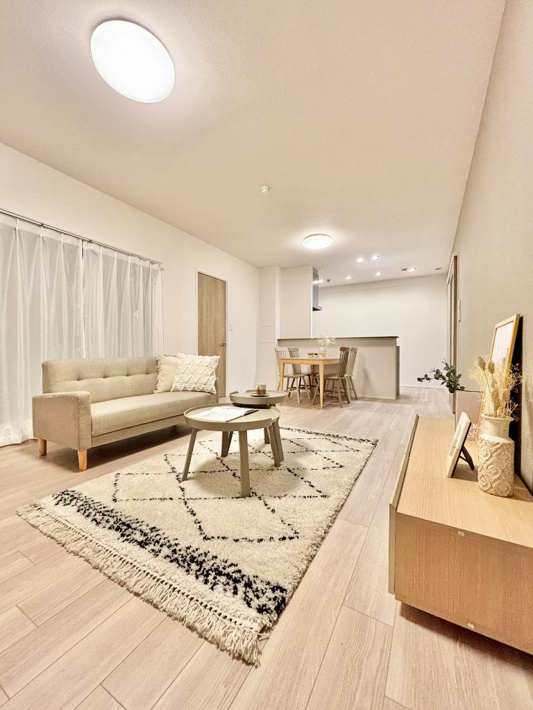 Charming 3-Bedroom Condo in Sangenyahigashi 9