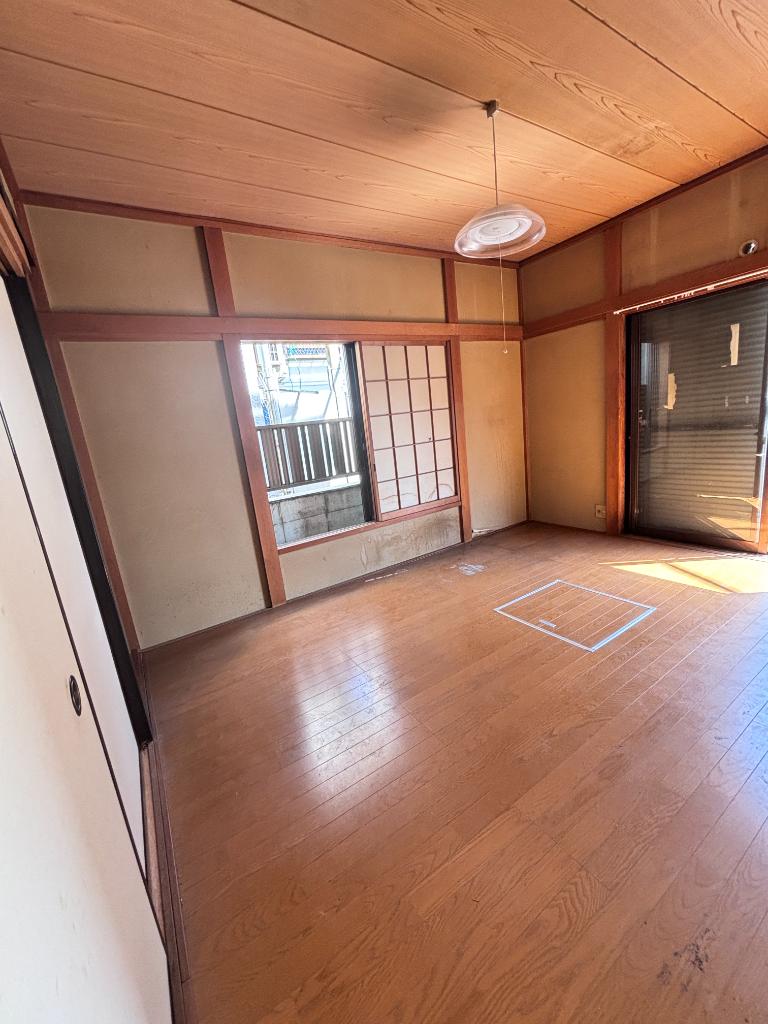 Vintage 4-Bedroom House Near Station in Bushi 3