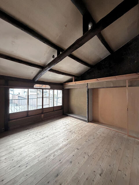 High-End 4-Bedroom House Near Station in Okikucho 7