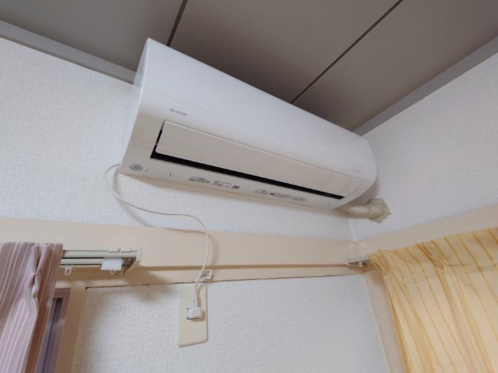 Classic 3-Bedroom Condo in Oshimakamicho 6