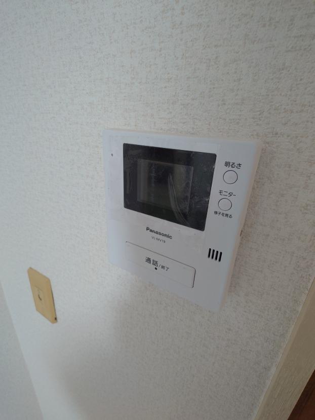 Classic 3-Bedroom Condo in Oshimakamicho 1