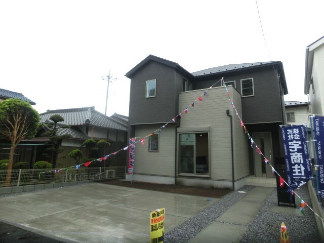 Brand New 4-Bedroom House in Daida 2