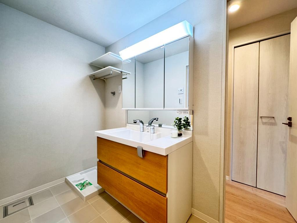 Charming 3-Bedroom Condo Near Station in Katase kaigan 5