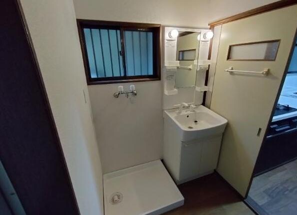 Well-Kept 4-Bedroom House in Higashinakaburi 5