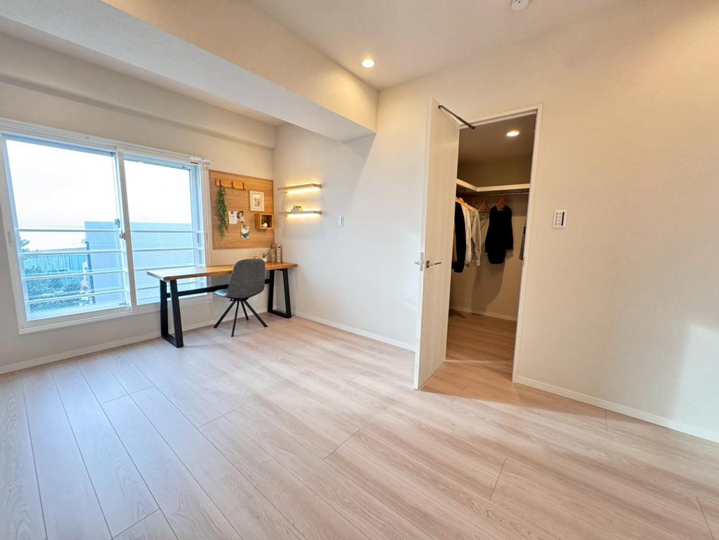 Charming 3-Bedroom Condo Near Station in Katase kaigan 4