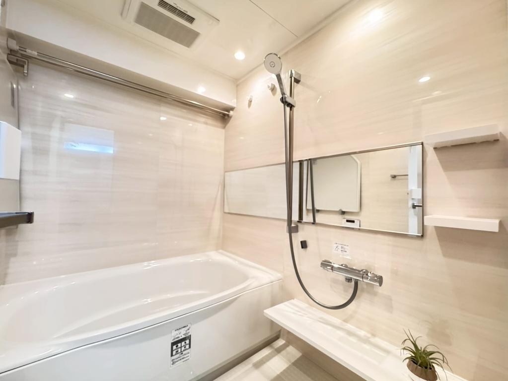 Charming 3-Bedroom Condo Near Station in Katase kaigan 7