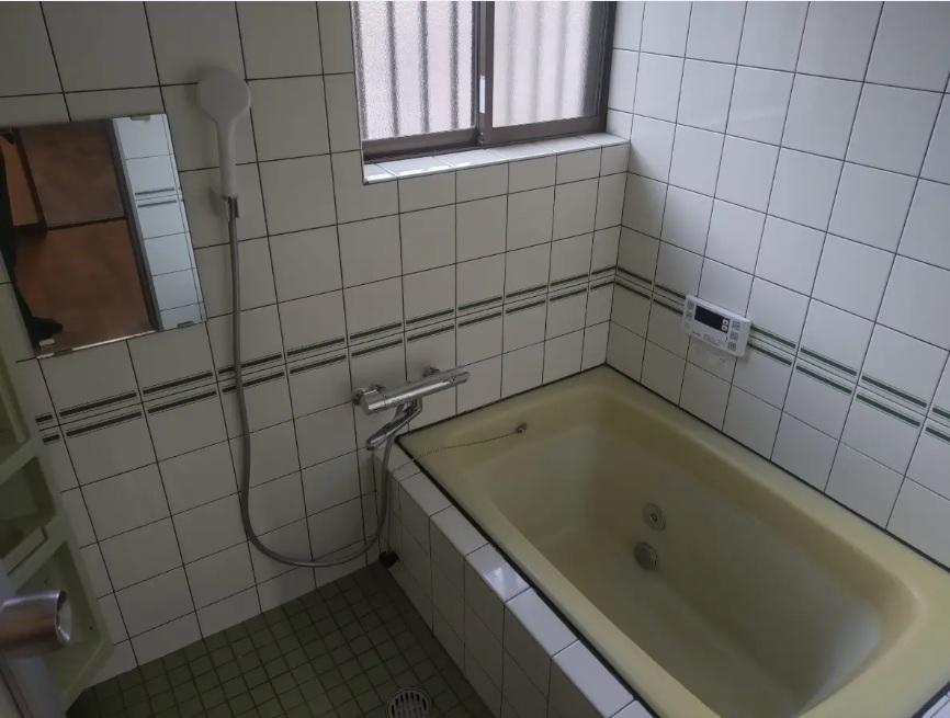 Well-Kept 4-Bedroom House in Higashinakaburi 6