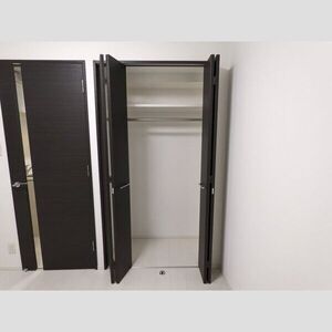 Studio Condo Near Station in Chuo 9