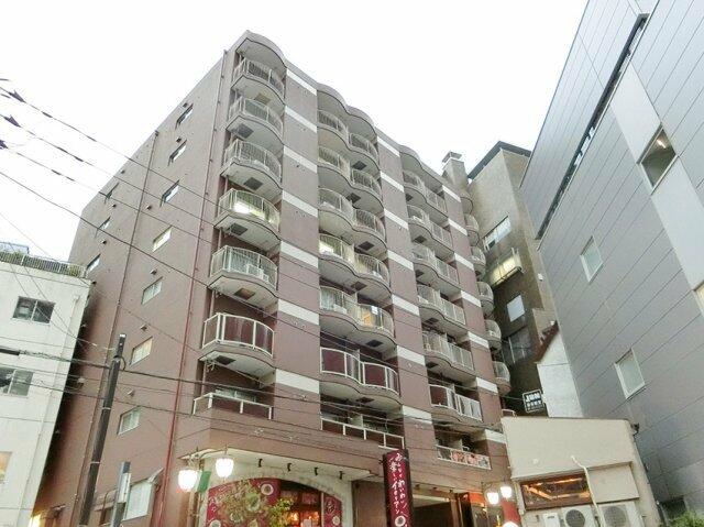 Vintage 2-Bedroom Condo Near Station in Higashinakano 1