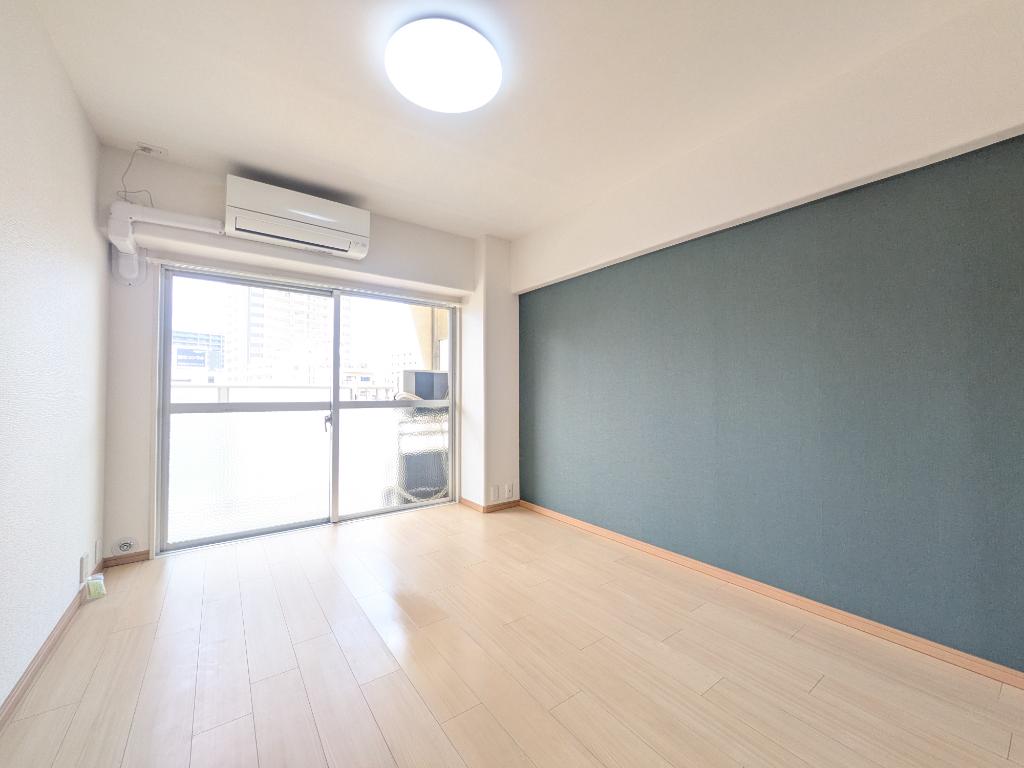 Well-Kept 2-Bedroom Condo Near Station in Toyosaki 1