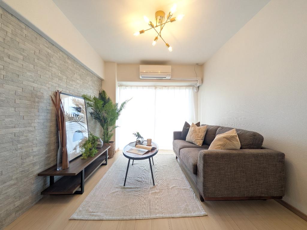 Well-Kept 2-Bedroom Condo Near Station in Toyosaki 2