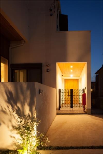 Modern 4-Bedroom House in Katahira 6