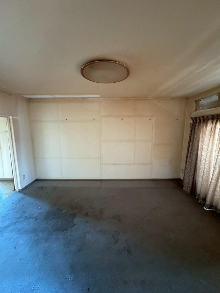 Vintage 3-Bedroom Condo in Okata 2