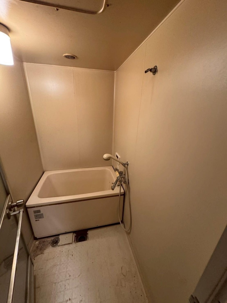 Vintage 3-Bedroom Condo in Okata 4
