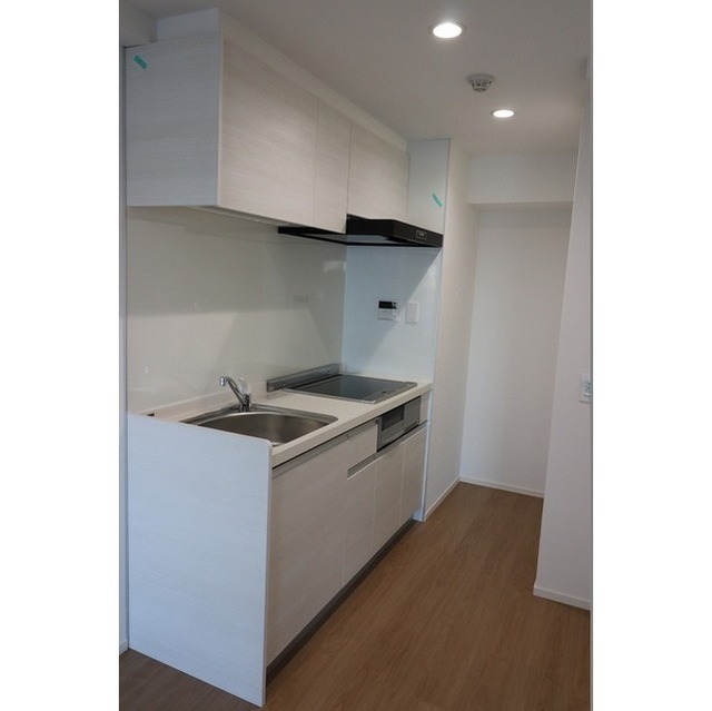 Modern 1-Bedroom Condo in Saginomiya 5